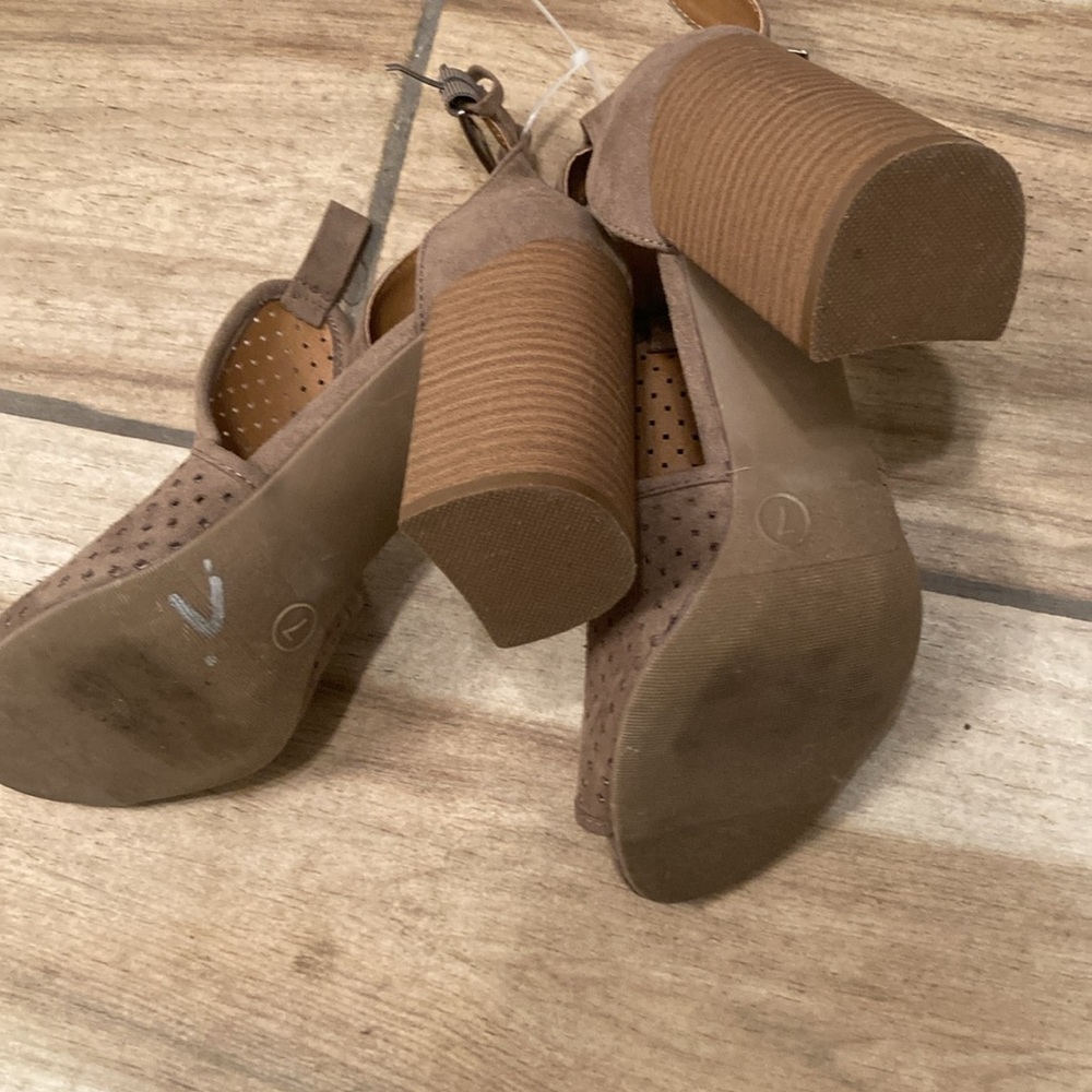 Universal Thread Taupe Peep Toe Perforated Ankle Booties - Picture 7 of 9